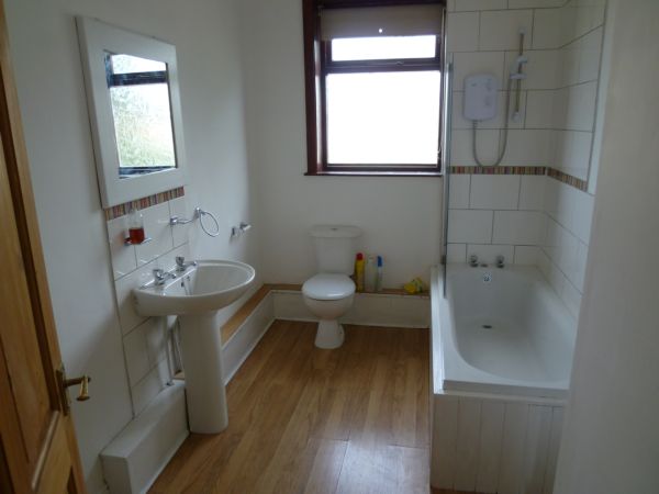 For Let 2 bed property Middleton