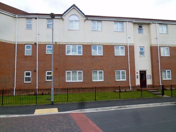 Flat for rent in Blueberry Ave, Moston